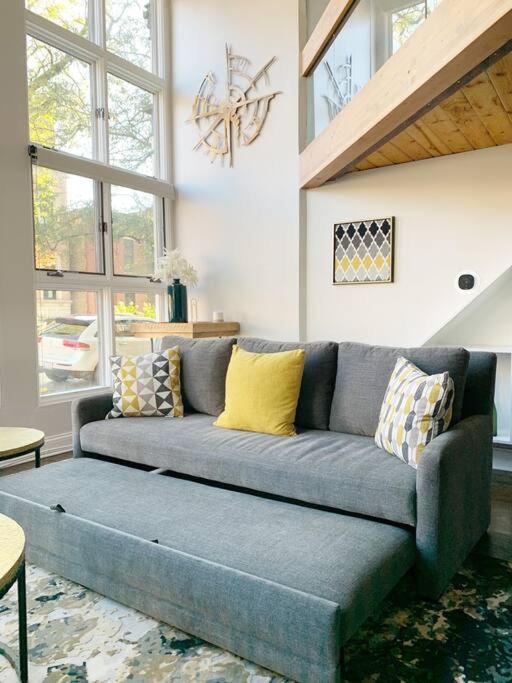 Lincoln Park Light-filled Loft Chicago