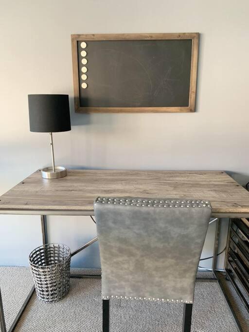 Lincoln Park Light-filled Loft * Chicago