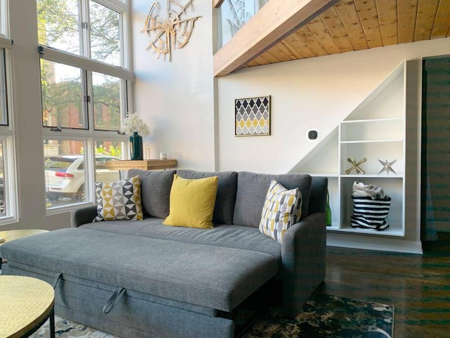 Lincoln Park Light-filled Loft Apartamento